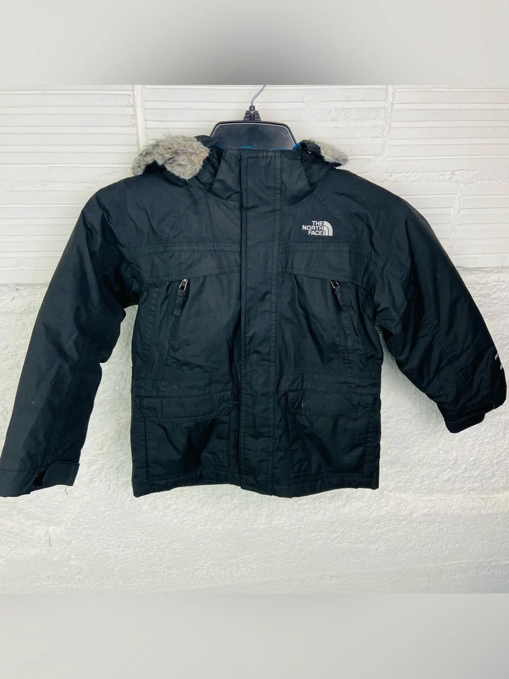 The North Face Black Kids Puffer Jacket with Faux Fur Hood Trim size 5